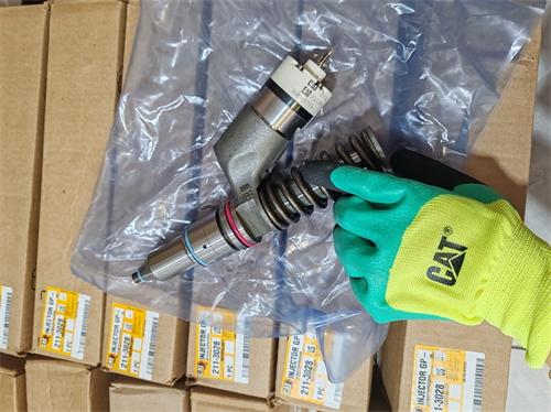 更換卡特彼勒C18柴油機(jī)噴油器的具體步驟是怎樣的？