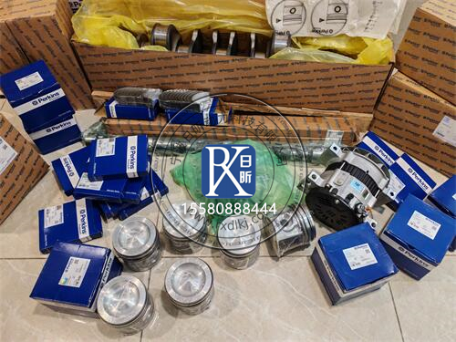 特雷克斯TLB820挖掘裝載機珀金斯發(fā)動機：全維呵護指南